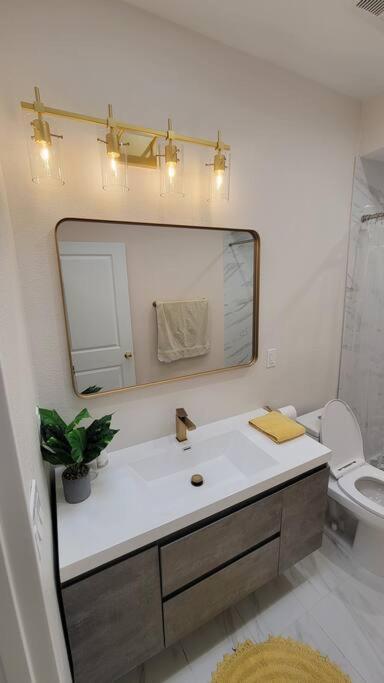 Elegant Luxury 2br Near Dtla Apartment Los Angeles